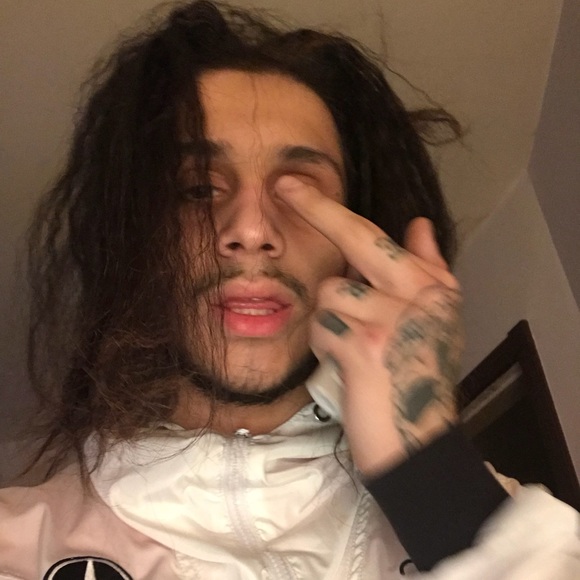 Profile Picture of Jared Ruperto (@jonelthebarber) on Poshmark