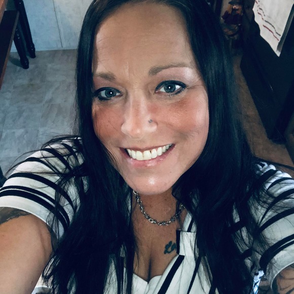 Profile Picture of Tabitha Wallace (@tawallace77) on Poshmark