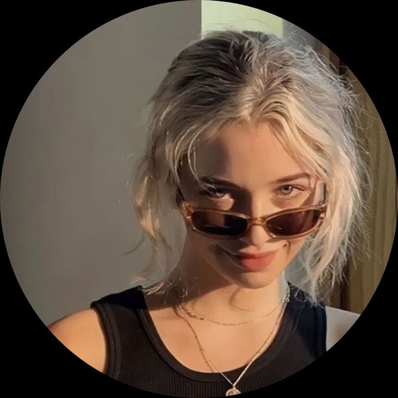 Profile Picture of Saunders Benjamin (@_37035sau) on Poshmark