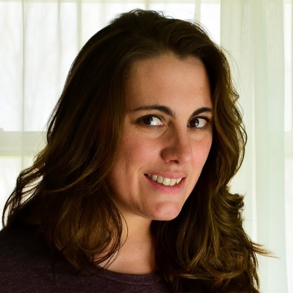 Profile Picture of Jennifer Morrisey (@j_morrisey) on Poshmark