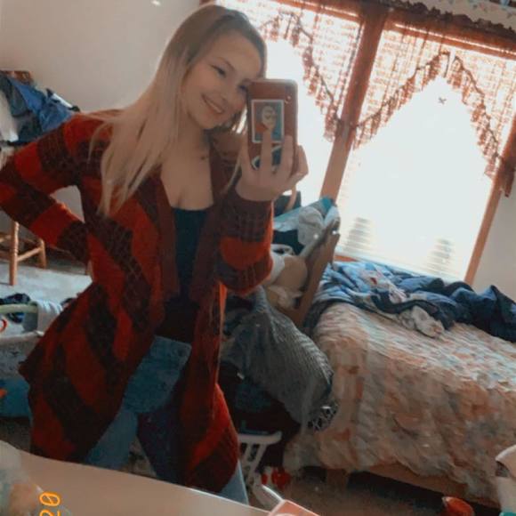Profile Picture of Devinity Randall (@devinityrandall) on Poshmark