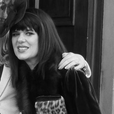 Profile Picture of Julia Howells (@JuliaJHowells) on Twitter
