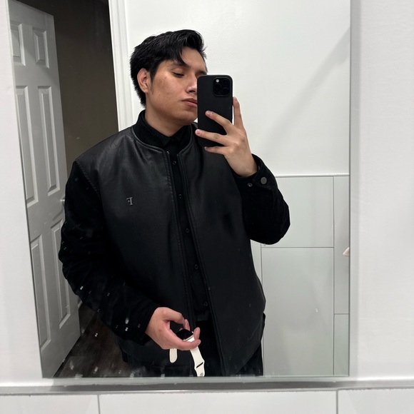 Profile Picture of Paul Peralta (@peraltapaul71) on Poshmark