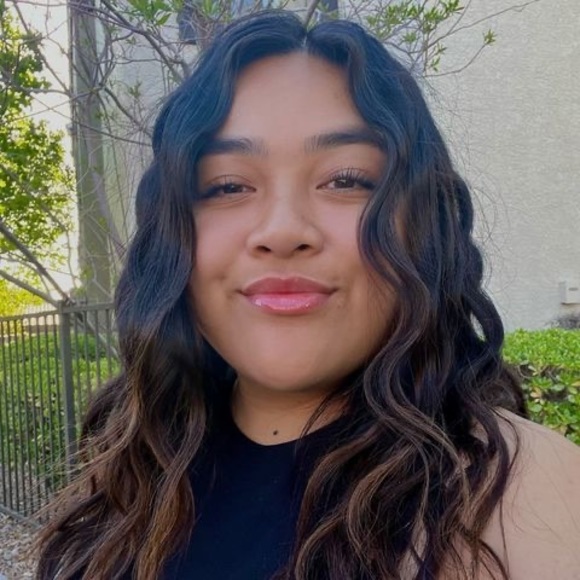 Profile Picture of Julia Castro (@castroj09083) on Poshmark