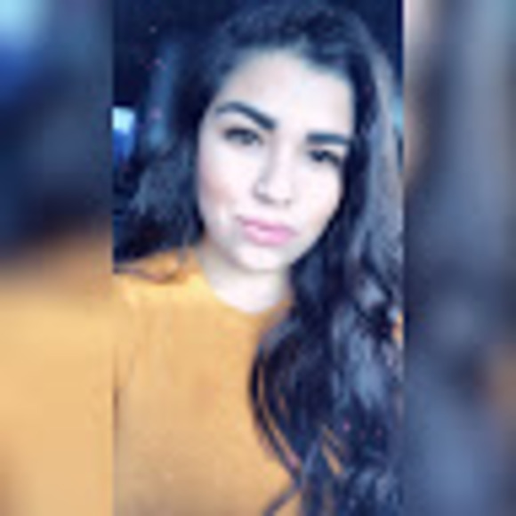 Profile Picture of Janeth Rivera (@janethrivera805) on Poshmark