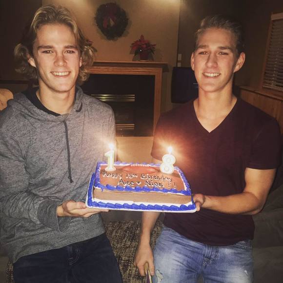 Profile Picture of Alec Camarote (@aleccamarote) on Poshmark