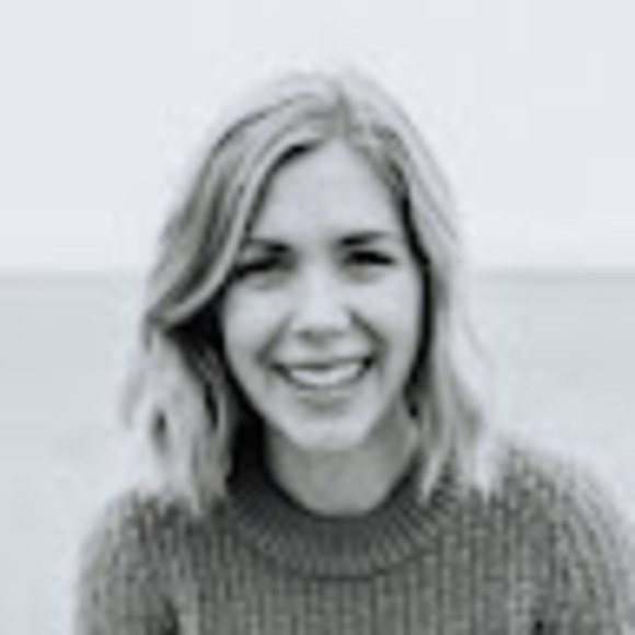 Profile Picture of Julia Pflepsen (@juliapflepsen) on Poshmark