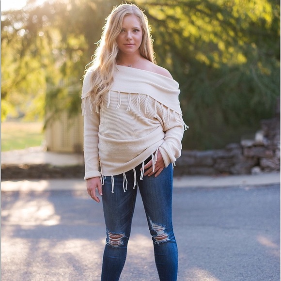 Profile Picture of Mallory Keay (@mallorykeay) on Poshmark
