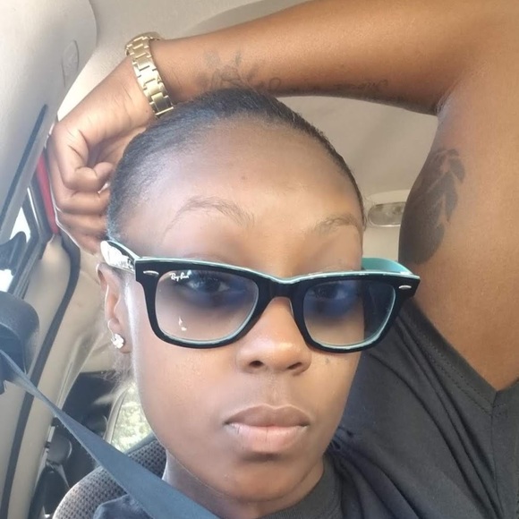 Profile Picture of Tiniffia Silvera (@msilvera12) on Poshmark