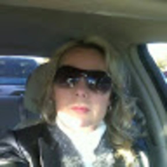 Profile Picture of Trudy Edwards (@tedwards0816) on Poshmark