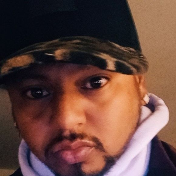 Profile Picture of Cristobal Gutierrez layna (@anderson3012) on Poshmark