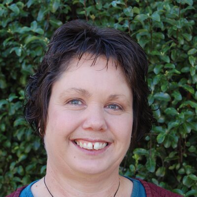 Profile Picture of Phyllis Bennett (@libraryphyllis) on Twitter
