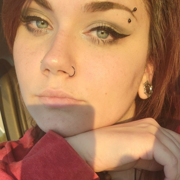 Profile Picture of Taylor Greer (@taylornicole802) on Poshmark