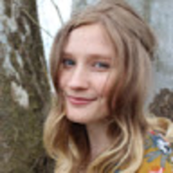 Profile Picture of Bree Roberts (@qteggrolls) on Poshmark