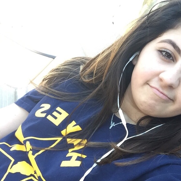 Profile Picture of Maya Haddad (@mayahaddad123) on Poshmark