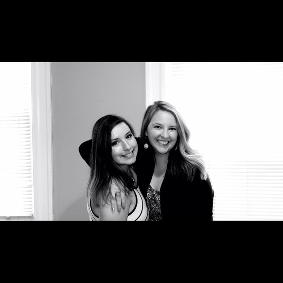 Katie Caisse - Poshmark Profile Picture of Katie Caisse (@kathryn1044) on Poshmark