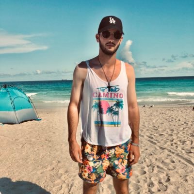 Profile Picture of Aaron Howard (@AaronHoward21) on Twitter