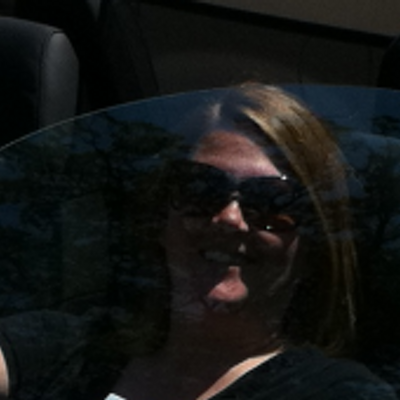 Profile Picture of Emily Ashenbrenner (@EmilyAshenbrenn) on Twitter