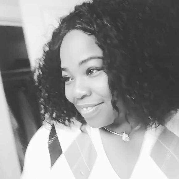 Profile Picture of Metrellis Barlow (@mbarlowcarr) on Poshmark