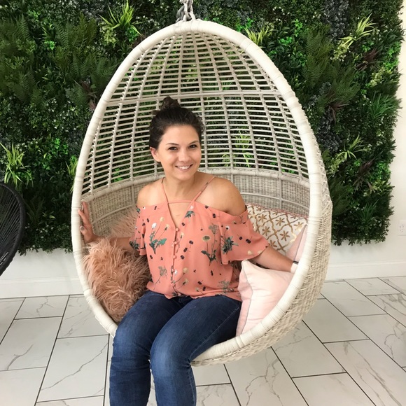 Profile Picture of Jessica Corris (@jesscorris72) on Poshmark