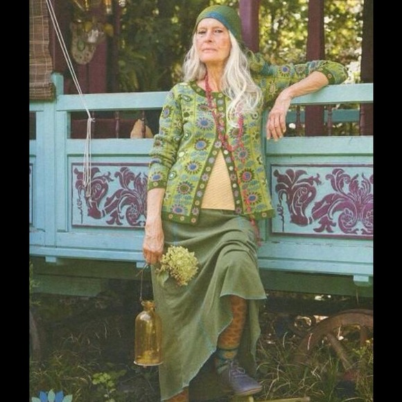 Profile Picture of Brenda Leach (@lehi) on Poshmark