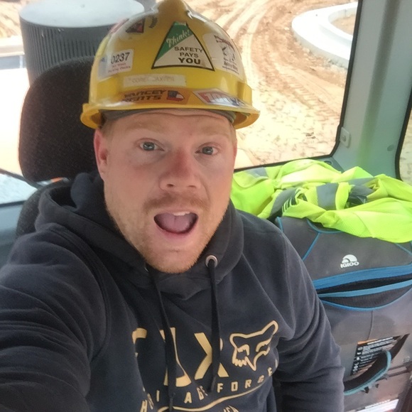 Profile Picture of Corey Baxter (@coreybaxter83) on Poshmark