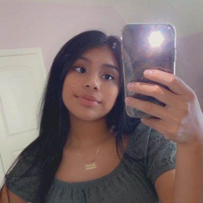 Profile Picture of Maria Sarmiento (@marias_223) on Twitter