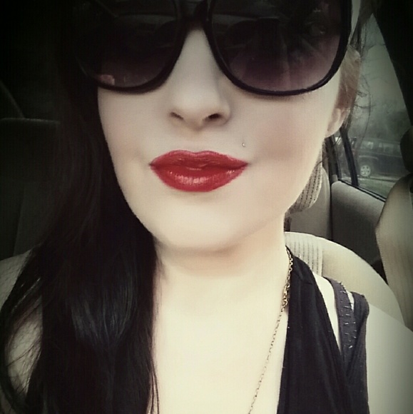 Profile Picture of Jade Duet (@badgurljd) on Poshmark
