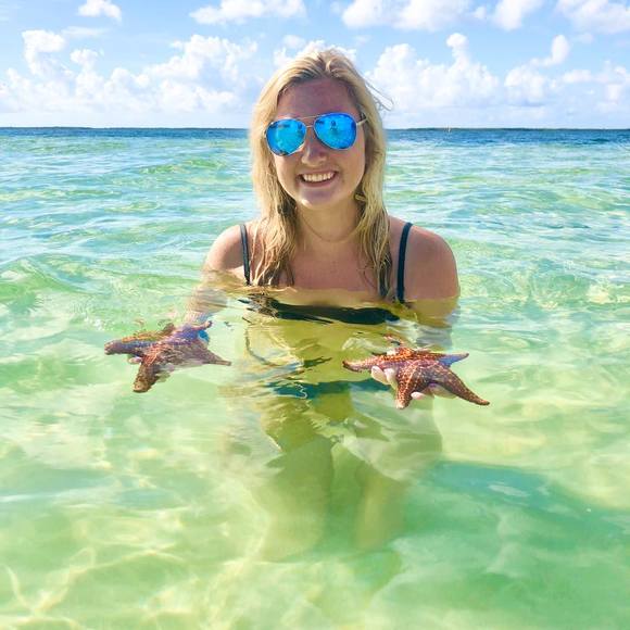 Profile Picture of Autumn Marks (@autumnmarks) on Poshmark