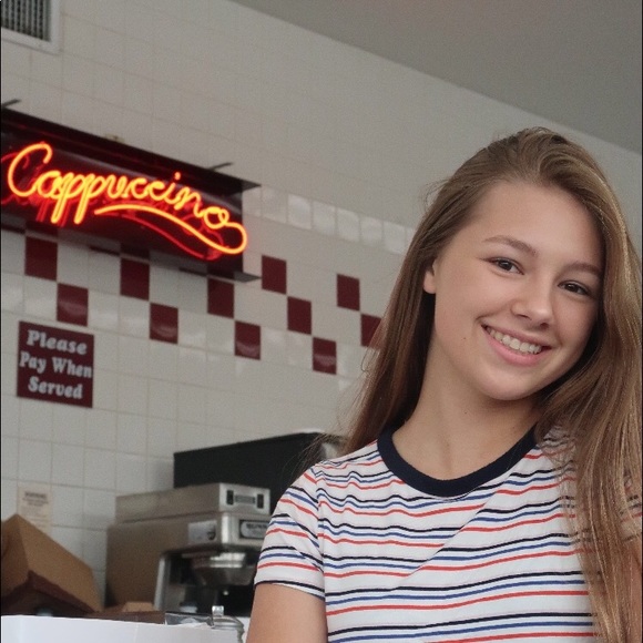 Profile Picture of Kayla Branham (@kaylajade911) on Poshmark