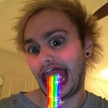 Profile Picture of Victoria Clifford (@VickyTapiaspam) on Twitter