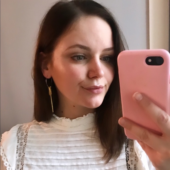 Profile Picture of Sarah Ashenbrener (@sbashenbrener) on Poshmark