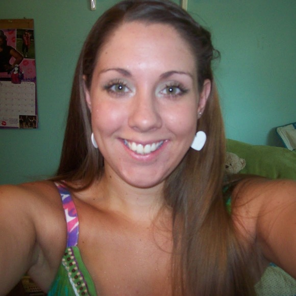 Profile Picture of Megan Schumacher (@clickofmyheels) on Poshmark