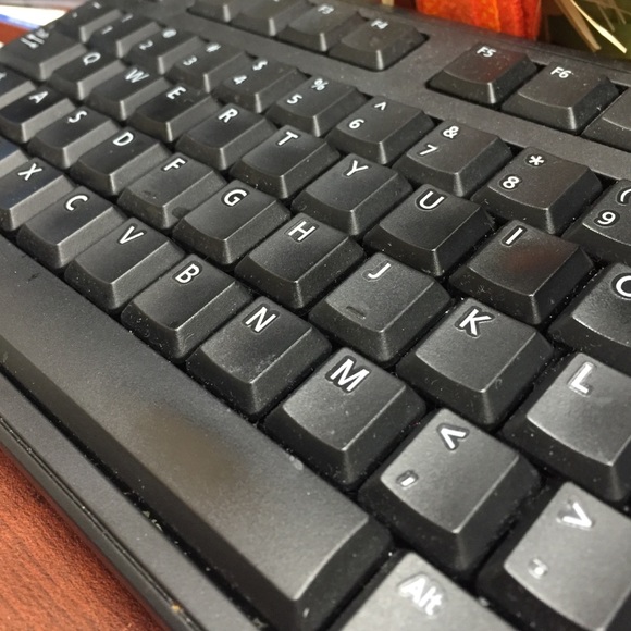 Profile Picture of Amanda Acebal (@amandaacebal) on Poshmark