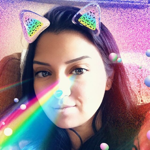 Profile Picture of Crystal Maynard (@satx123) on Poshmark