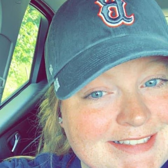 Profile Picture of Alexa Harmon (@alexaharmon23) on Poshmark