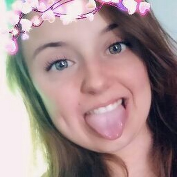 Profile Picture of Brittney Ridenbaugh (@bbratt10426) on Poshmark