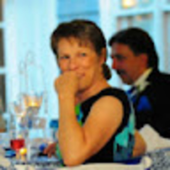 Profile Picture of Janet Hustek (@jhustek) on Poshmark