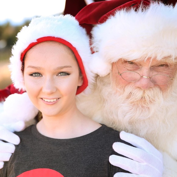 Profile Picture of Dawn Dorfer woolley (@dawndorfer) on Poshmark