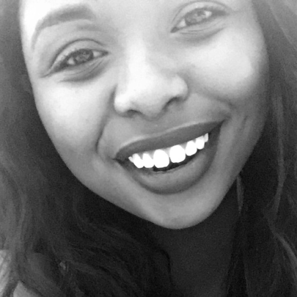 Profile Picture of Jeronica G (@jeronica_g) on Poshmark
