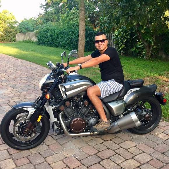 Profile Picture of Fernando Simank (@ferchosimank) on Poshmark