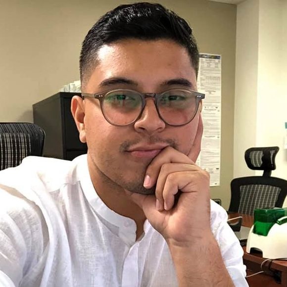 Profile Picture of Jonathan Velazquez (@johnlluna) on Poshmark