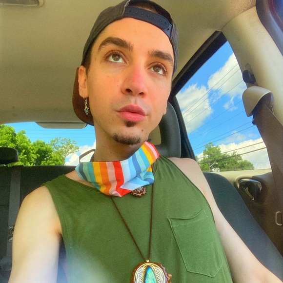 Profile Picture of John Ranere (@housi) on Poshmark