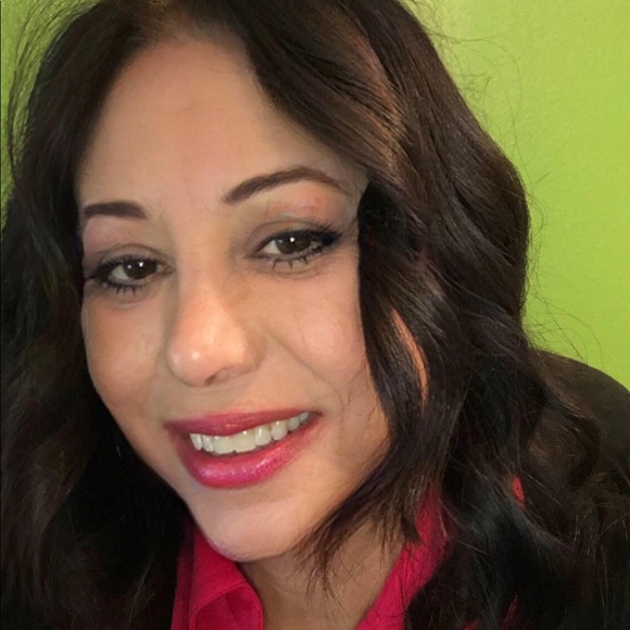 Profile Picture of Jackie Jonovic (@rustybiscuit) on Poshmark