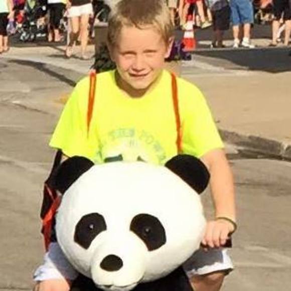 Profile Picture of Cameron Donkersloot (@cam_donk2000) on Poshmark