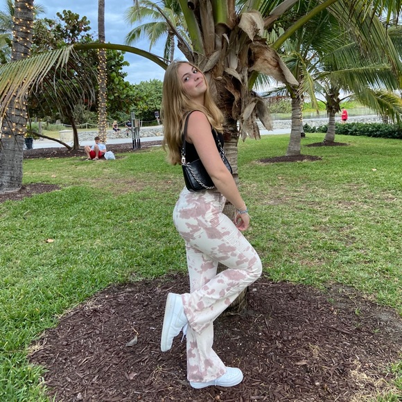 Isabella Recine - Poshmark Profile Picture of Isabella Recine (@isabellarecine) on Poshmark