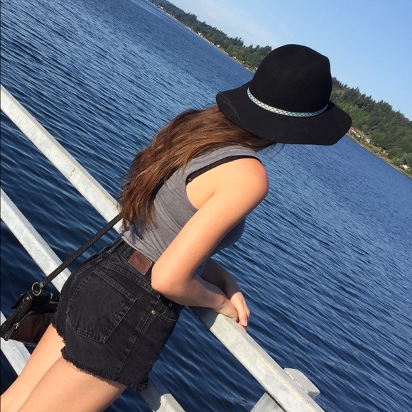 Profile Picture of Emily Kravets (@emily_french96) on Poshmark