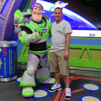Profile Picture of Adam Sterling (@ChefBuzz330) on Twitter