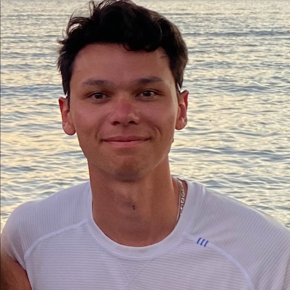 Profile Picture of Michael Perez (@michaelp916) on Poshmark