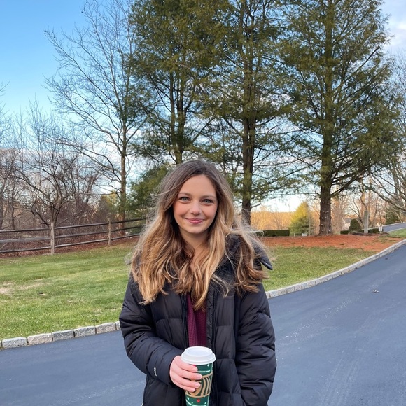 Profile Picture of Emma Palomba (@emmapalomba) on Poshmark